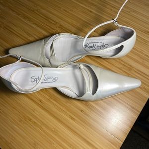 Italian leather pumps, pearl white, very good condition 39 size (European)